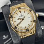 ساعت مچی زنانه هابلوت طلایی صفحه سفید فول نگین Hublot Diamonds Golden White Screen Full Jewel - تصویر 2